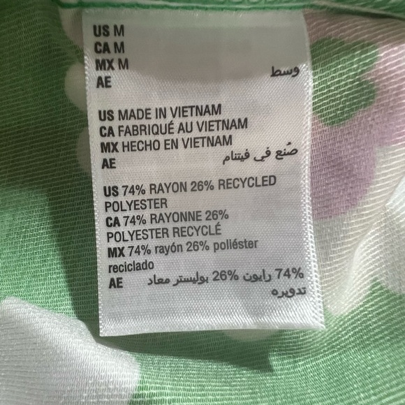 On 34th Floral Tie-Front Floral Cami Green Adjustable Straps Flowy Size Medium - Picture 6 of 6